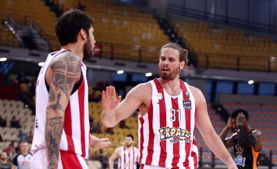 Χαμός στην κοπή πίτας της Θύρας 7 Λήμνου (video)