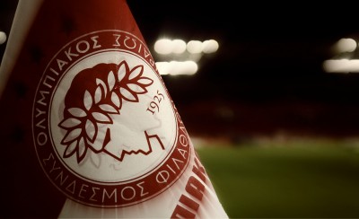 Με τη σημαία του Ολυμπιακού το «αντίο» του Μπάμπη