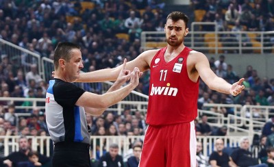 Ορίστε τον στο ΣΕΦ να γελάσουμε...