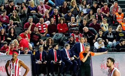 Με τον κόσμο του κόντρα στην Εφές