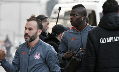 Με αντικείμενα και χουλιγκανισμούς στην άφιξη