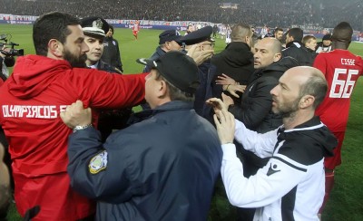 Εικόνες από την ένταση στο τέλος