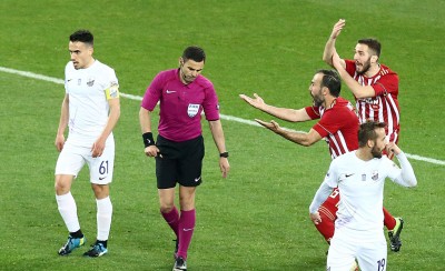 Έβαλε το... λιθαράκι του και ο Κομίνης
