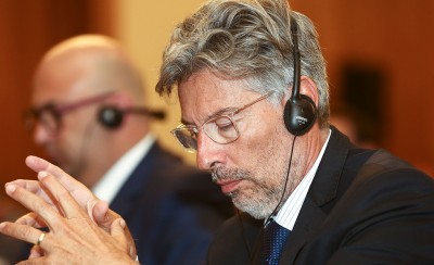 Αυτοθαυμάζονται...