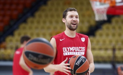 Σε περίπου 3 εβδομάδες η επιστροφή Στρέλνιεκς