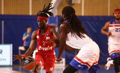 Ο Ουέμπερ συνεχάρη τις κοριτσάρες του Θρύλου (photo)