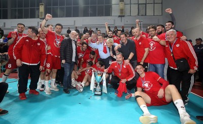 «Μιχάλη Κουντούρη, συνέχισε να τους... πονάς»!