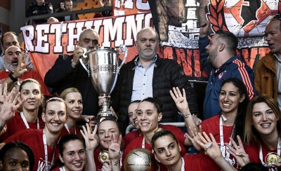 Κι άλλη κούπα ο Πρόεδρος!