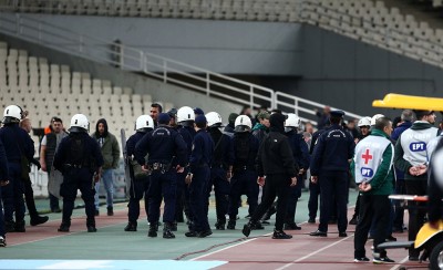 Απίστευτο βίντεο που σοκάρει από το ντου με μαχαίρι στον πάγκο του Θρύλου (video)