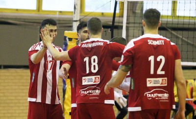 Την «κάρφωσε» ξανά, προκρίθηκε στα ημιτελικά