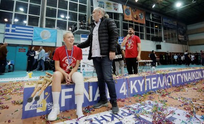 Και ο Πρόεδρος δίπλα στη Γιώτα