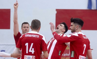 Εδώ είναι Πειραιάς! Και το Λιμάνι βαθύ...
