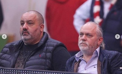 Μία οικογένεια ο Θρύλος (photo)