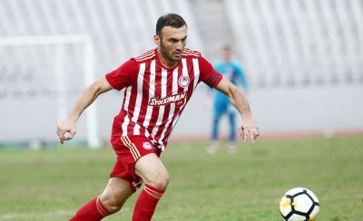 «Ερυθρόλευκες» ευχές σε Τοροσίδη (photo)