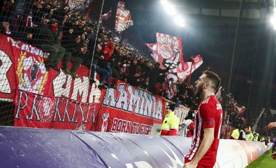 Για αυτό «χρύσωσε» τον αρχηγό του! (Videos)