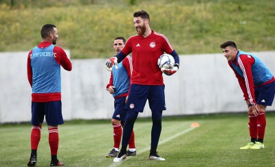 Δουλειά, πανηγυρισμοί, πειράγματα (photos)