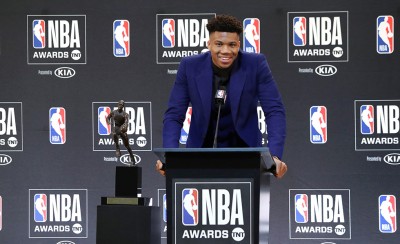Έγραψε ιστορία ο Γιάννης! MVP του NBA! (video)
