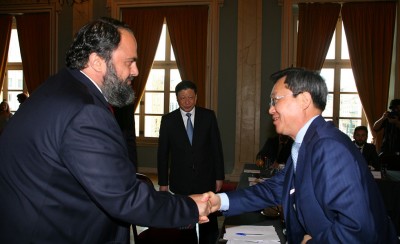 «Ηθική υποχρέωση οποιουδήποτε μεγαλουργεί σε έναν τόπο να προσφέρει στο κοινωνικό σύνολο»