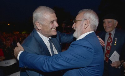 Μοίρασαν χρήμα σε ΠΑΟΚ, ΑΕΚ, δύο μέρες πριν τις εκλογές