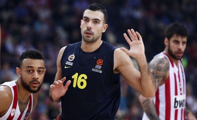 Επίσημο του Σλούκα στη Φενέρ