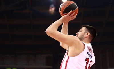 «Ερυθρόλευκες» ευχές σε Παπανικολάου