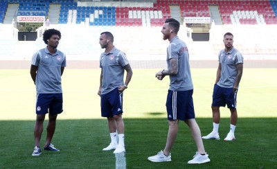 Η «ερυθρόλευκη» προθέρμανση για Πλζεν (video)