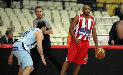 Η αποθέωση του Γκόρντον στον Ολυμπιακό και η απάντηση της ΚΑΕ (photo)