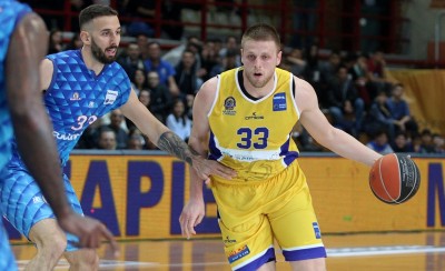 Αυτός είναι ο Βασίλης Χαραλαμπόπουλος