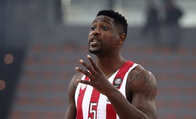 Με την ερυθρόλευκη στο γήπεδο ο Τσέρι (photo)