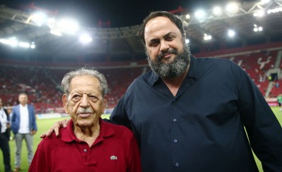 90 χρόνια... Έφηβος (video)