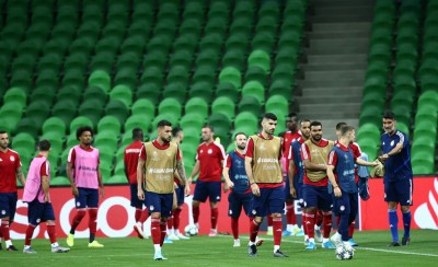 Η «ερυθρόλευκη» προπόνηση σε εικόνες