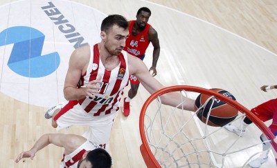 Ο Βατούτιν το αρνείται, αλλά και τα τσιμέντα ξέρουν