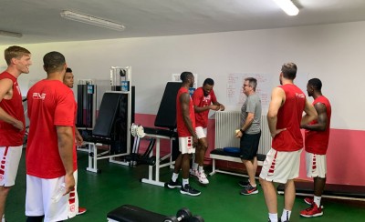 Συνεχίζει τη σκληρή δουλειά (photos)