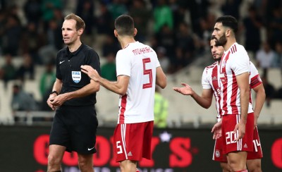 Ανεπαρκής διαιτητής, σε όλους τους τομείς...