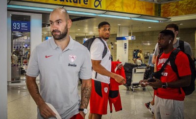 Εικόνες από την αναχώρηση της «ερυθρόλευκης» αποστολής