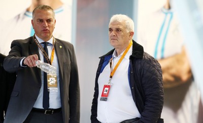 Με τι απ’ όλα να πρωτογελάσεις;