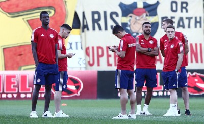 Στο γήπεδο ο Ολυμπιακός (photos)