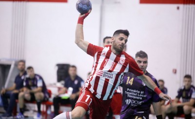 Από τον Πειραιά δεν περνάει κανείς...