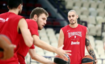 Πλήρης αναχωρεί για Βιτόρια