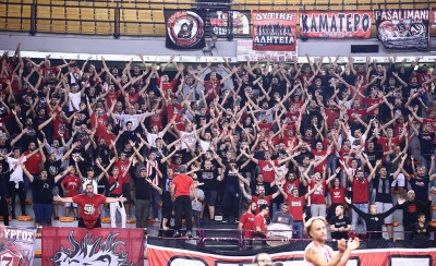 Οι φίλαθλοι είναι περαστικοί, οι οπαδοί είναι «ερωτευμένοι» με την ερυθρόλευκη και τον Έφηβο