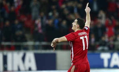 Πεισμωμένος και φαίνεται