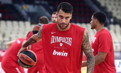 Άπαντες παρόντες και τακτική