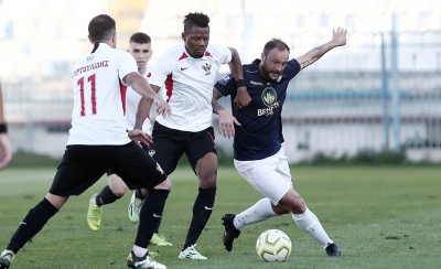 ΣΟΚ! Επίθεση με μαχαίρι στον Ολαϊτάν!