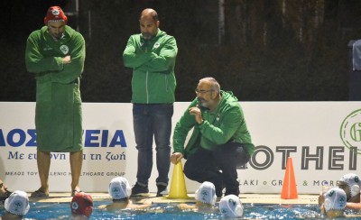 Απίστευτο: Πήγαν να πετάξουν τον διαιτητή στην πισίνα!