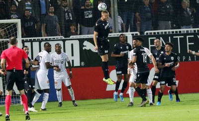 Μία εβδομάδα πριν, πάντως, το σπρώξιμο ήταν πέναλτι!