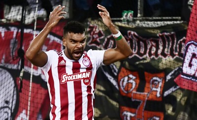 Συνεχάρη τον καυτό Σουντανί! (photo)