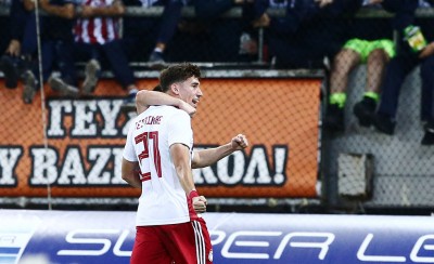 «Συνεχίζουμε όλοι μαζί» και η γροθιά του Τσιμίκα (video)