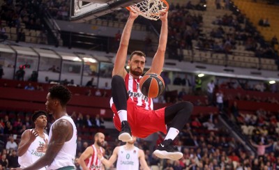 Σπάει τα κοντέρ και στο σύστημα αξιολόγησης!