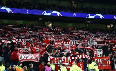 Έπαθαν πλάκα οι Άγγλοι με τον κόσμο του Θρύλου!