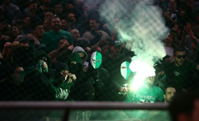 Έσπασαν τις πόρτες και μπήκαν με... ντου στο ΟΑΚΑ!
